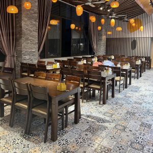 Ghế ăn gỗ sồi màu óc chó, thiết kế cổ điển, bền bỉ theo thời gian - GAD4747 - hình 2