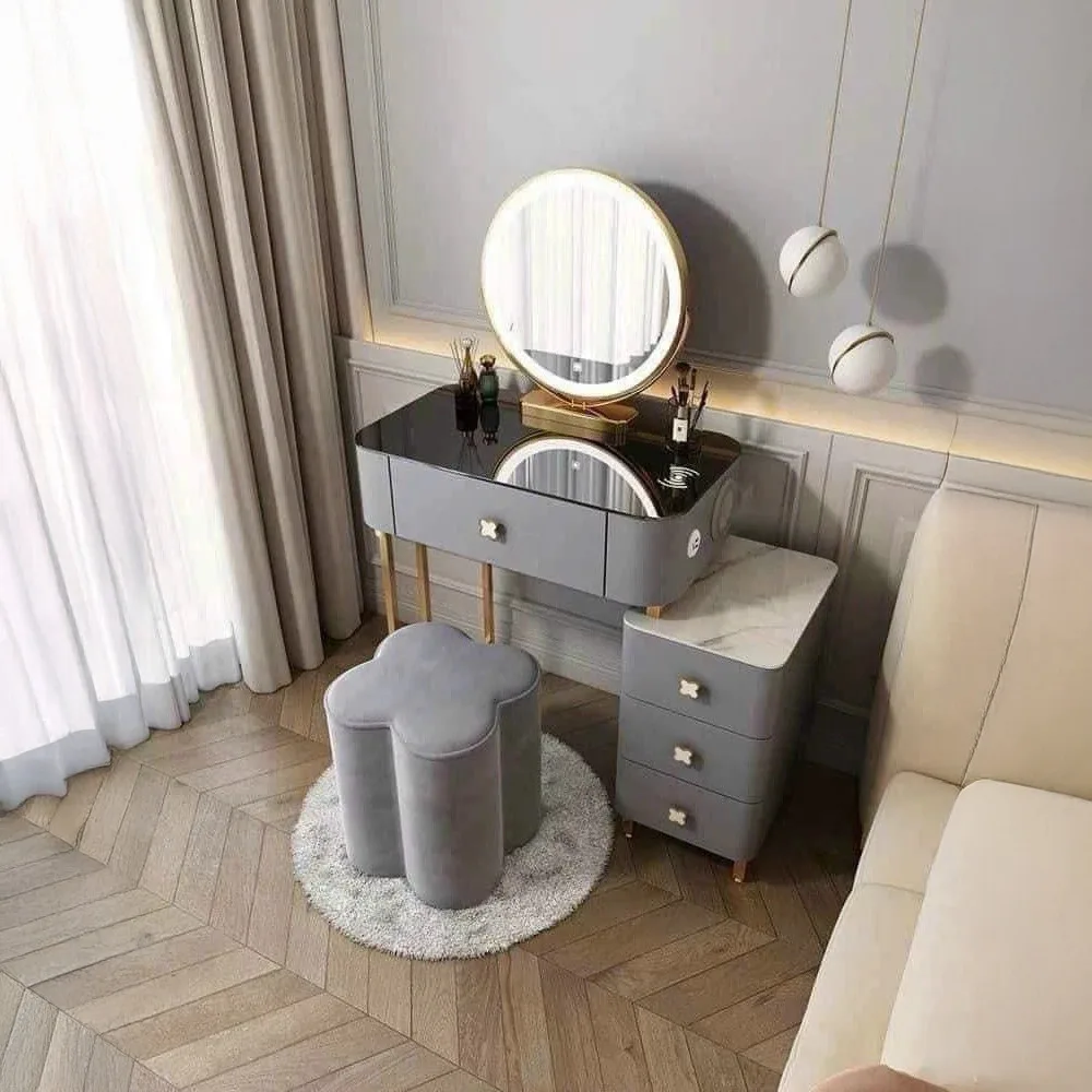 Ban Trang Diem Nhap Khau Mat Kinh Ket Hop Den Led Loa Bluetooth Btd18